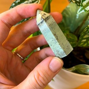 Dendritic Jade Crystal Tower